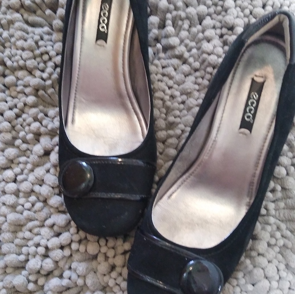 Shoes - Picture 3 of 3
